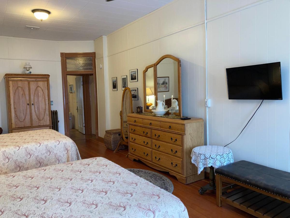 Historic Capitol Hotel Vacation Suites Downtown 버팔로 외부 사진