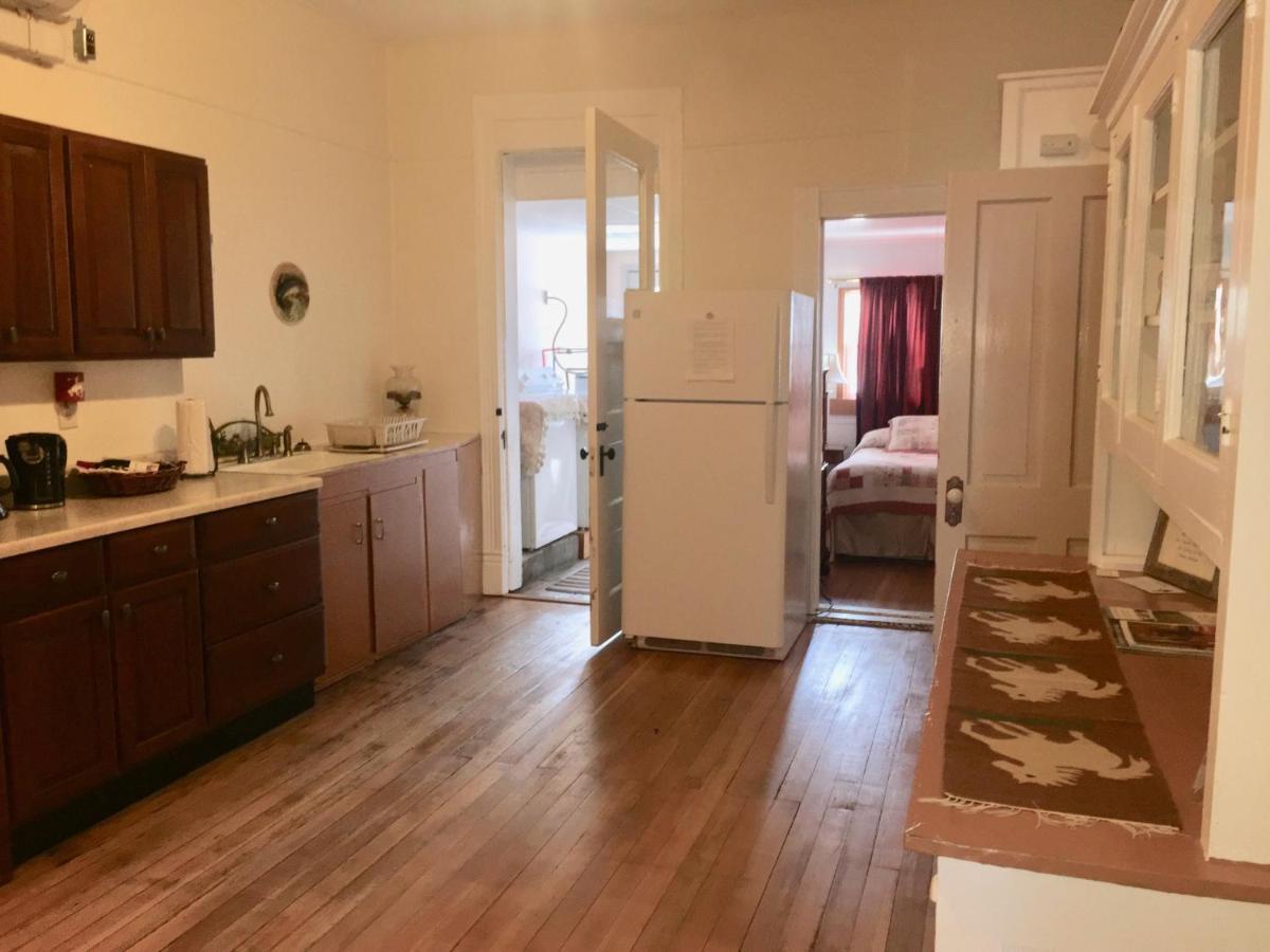 Historic Capitol Hotel Vacation Suites Downtown 버팔로 외부 사진